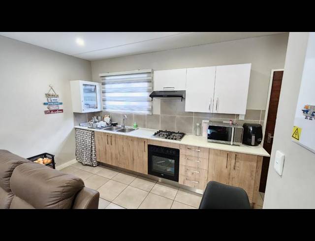 2 BEDROOM TOWNHOUSE FOR SALE IN ALBERTSDAL